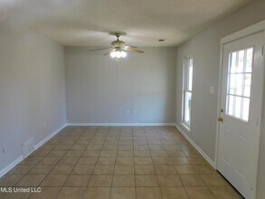 8095 Martha Ann Ln in Southaven, MS - Building Photo - Building Photo
