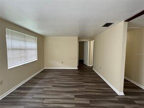 12007 Homerville Ln in Seffner, FL - Building Photo - Building Photo