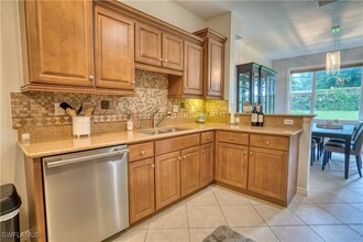 20206 Larino Loop in Estero, FL - Foto de edificio - Building Photo