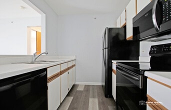 1551 Crystal Rock Ct in Round Lake Beach, IL - Building Photo - Building Photo