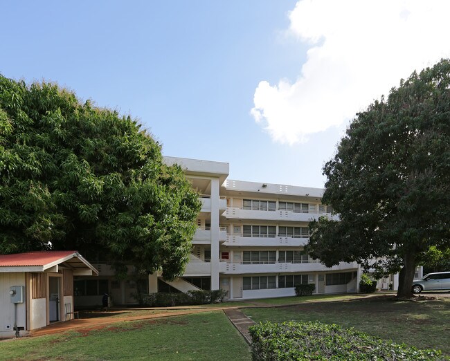 Iolani Terrace in Honolulu, HI - Building Photo - Building Photo