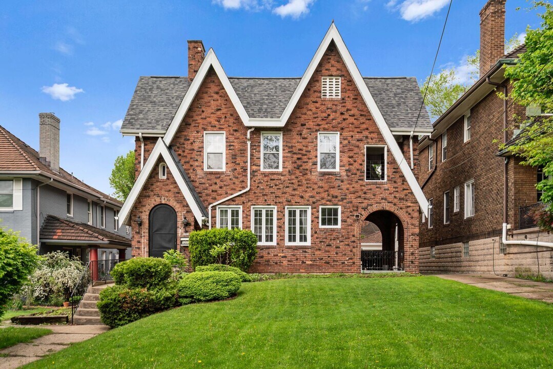 1213-1215-1215 Shady Ave in Pittsburgh, PA - Building Photo