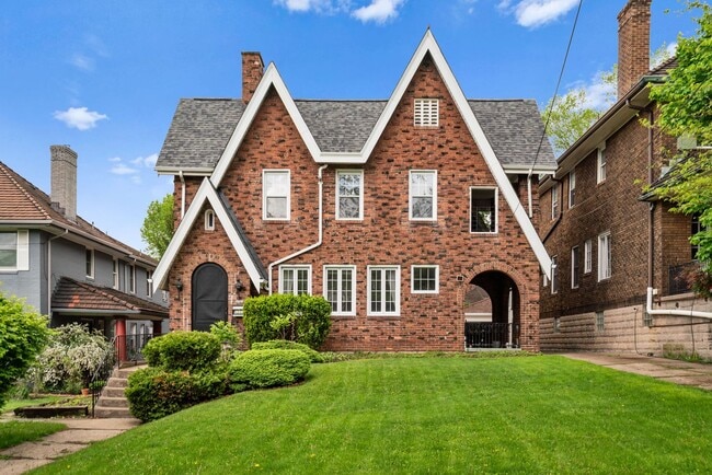 1213-1215-1215 Shady Ave
