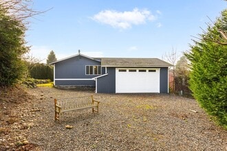 1014 Crest Pl in Kent, WA - Building Photo - Building Photo