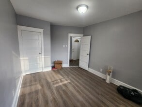 247 W Duncannon Ave, Unit 2nd Fl. in Philadelphia, PA - Building Photo - Building Photo