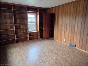 3976 Faircrest St SW in Canton, OH - Building Photo - Building Photo