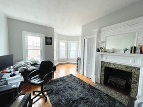 31 Falcon St in Boston, MA - Building Photo - Building Photo