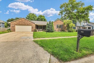 2604 Cherry Creek Rd in Champaign, IL - Building Photo