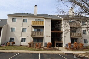 1905 Aspen Dr in Plainsboro, NJ - Building Photo