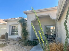 275 Strada Nova in Palm Desert, CA - Building Photo - Building Photo