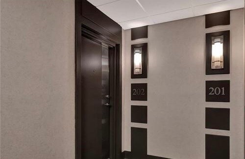 320 Sugarcreek Trail in London, ON - Building Photo - Building Photo