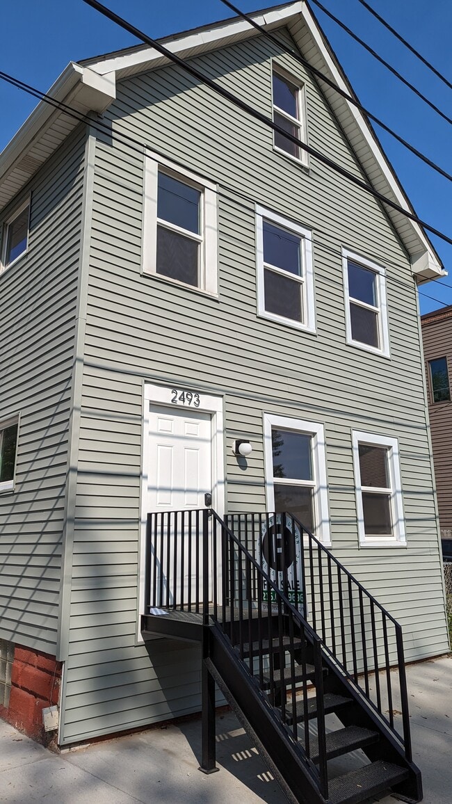2493 Thurman Ave, Unit 1 in Cleveland, OH - Building Photo - Building Photo