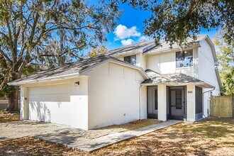 402 E Springtree Way in Lake Mary, FL - Foto de edificio - Building Photo