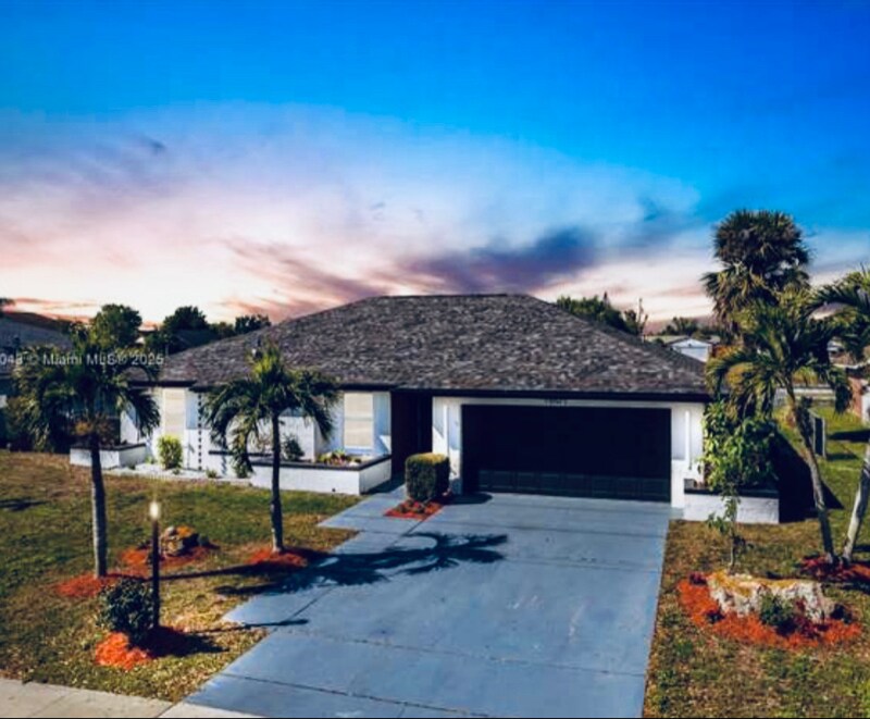 1801 Hancock Bridge Pkwy in Cape Coral, FL - Building Photo