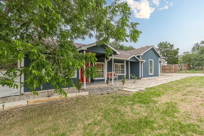 560 Persimmon Pass in Fischer, TX - Building Photo - Building Photo