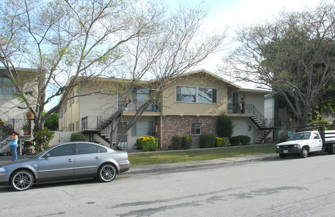2355 Sutter Ave in Santa Clara, CA - Building Photo