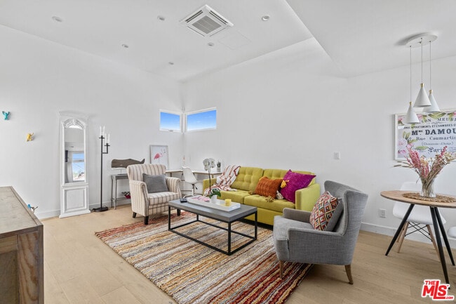 property at 823 Flower Ave