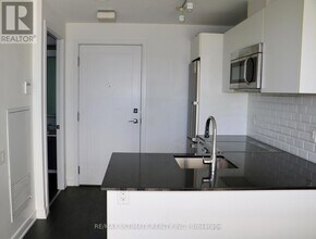 57 St Joseph St in Toronto, ON - Building Photo - Building Photo