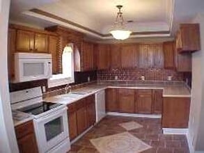 104 E Lee St in Leesville, LA - Building Photo - Building Photo