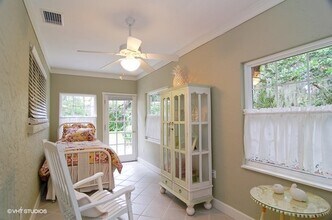 2400 Ixora Ave in Sarasota, FL - Building Photo - Building Photo