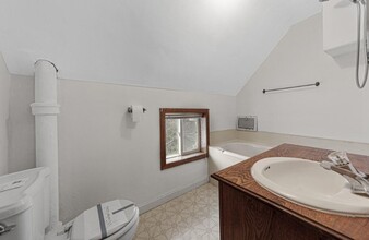 214 W College St in Albert Lea, MN - Foto de edificio - Building Photo