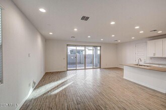 9916 E Tillman Ave in Mesa, AZ - Building Photo - Building Photo