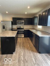 387 Campus Ln in Greenwood, IN - Building Photo - Building Photo