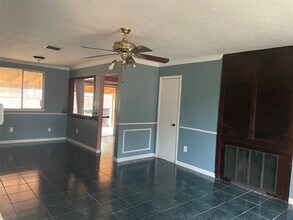 10751 Corona Ln in Houston, TX - Building Photo - Building Photo