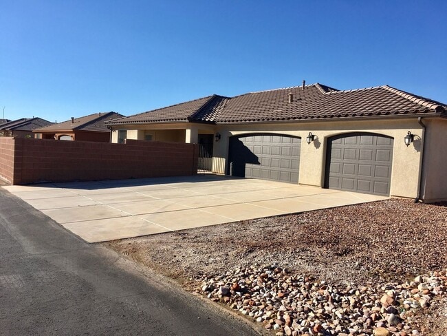 4115 S 20 E in Washington, UT - Building Photo - Building Photo