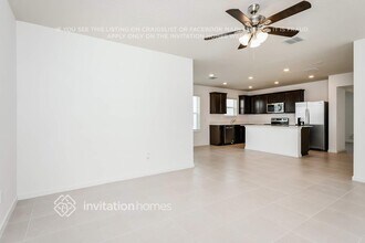2068 Cross Prairie Pkwy, Unit 207 in Kissimmee, FL - Foto de edificio - Building Photo