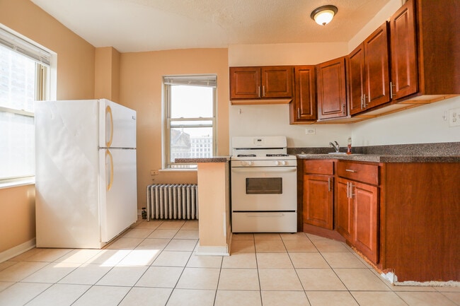 911 W Lawrence Ave, Unit #808, Unit #808