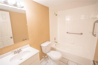 914 Lake Destiny Rd in Altamonte Springs, FL - Building Photo - Building Photo