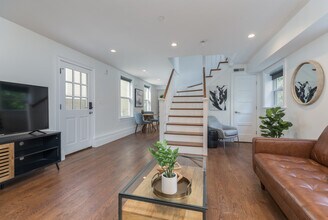 117 Centre St in Boston, MA - Foto de edificio - Building Photo