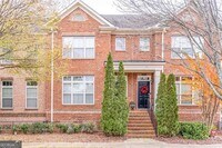 4226 Baverton Dr in Suwanee, GA - Foto de edificio - Building Photo