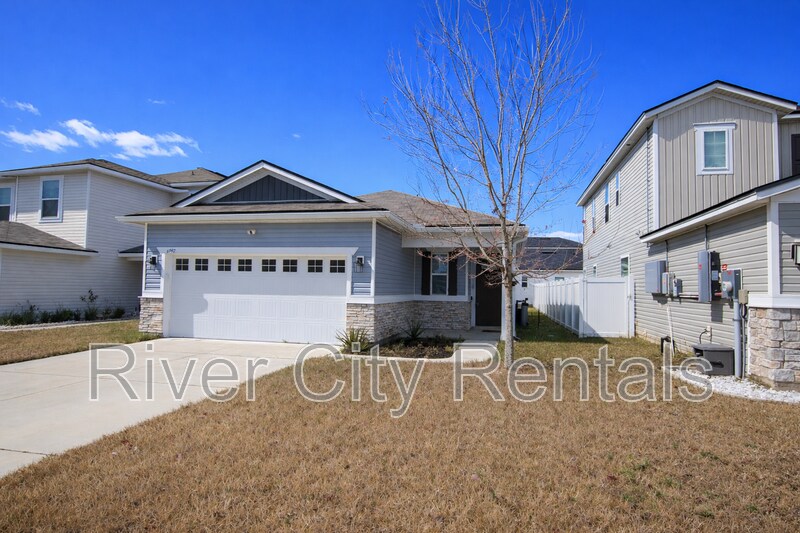 6997 Red Timber Rd in Jacksonville, FL - Foto de edificio