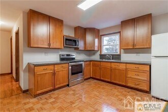346 Carteret Ave in Carteret, NJ - Building Photo - Building Photo