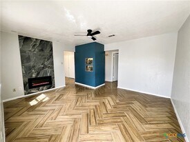 309 Erby Ave, Unit A in Copperas Cove, TX - Building Photo