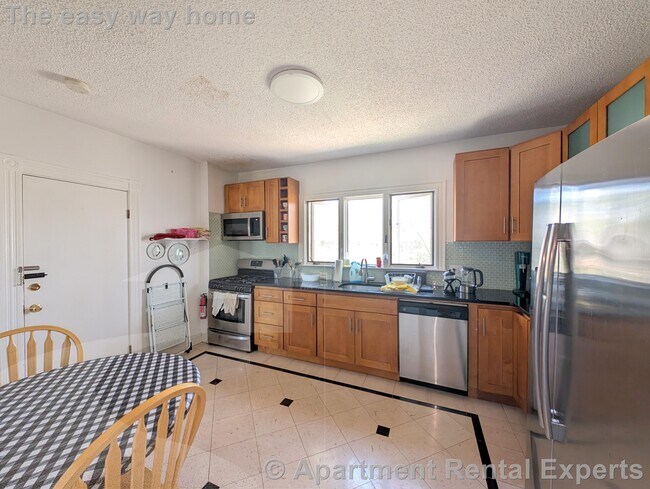 489 Main St in Medford, MA - Building Photo - Building Photo