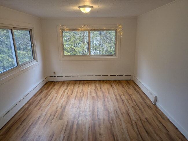 61 Paine Ave, Unit B in Morristown, VT - Building Photo - Building Photo