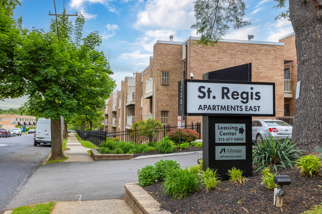 St. Regis Apartments in Philadelphia, PA - Building Photo