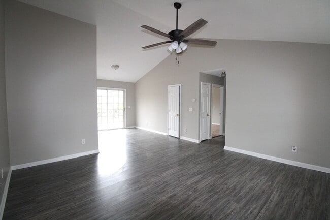 215 Old Treybrooke Dr in Greensboro, NC - Building Photo - Building Photo
