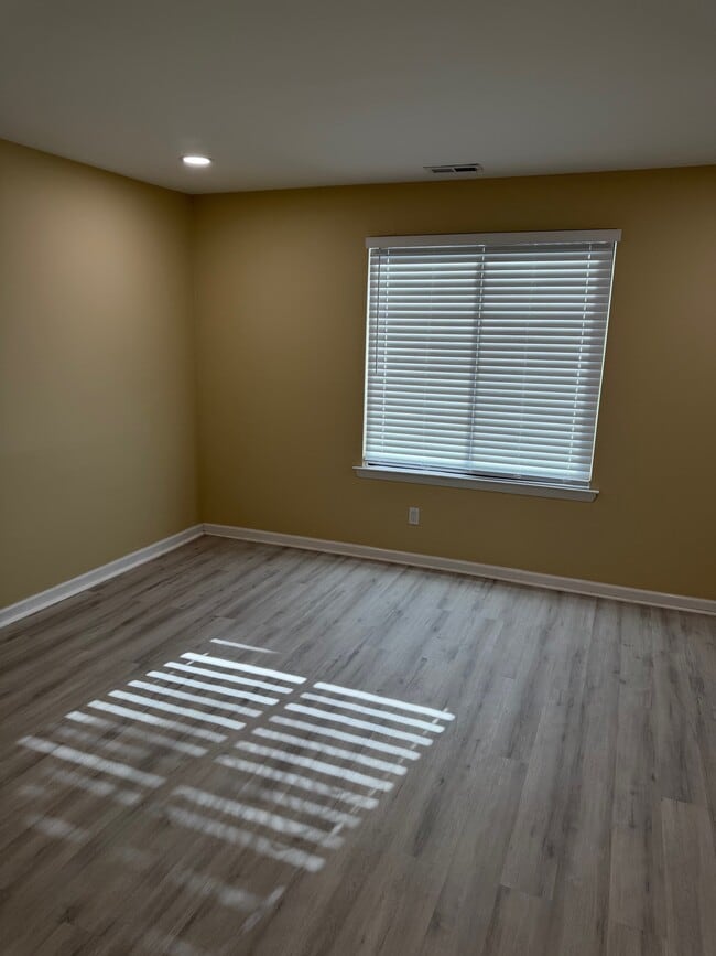 property at 2707A Sussex Ct