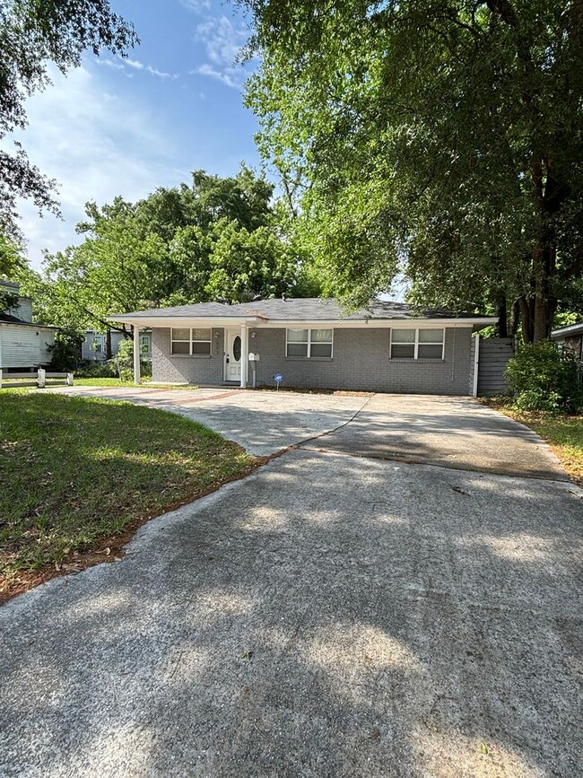 property at 603 E 31st St