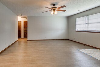 1204 N Crawford Ave in Norman, OK - Building Photo - Building Photo