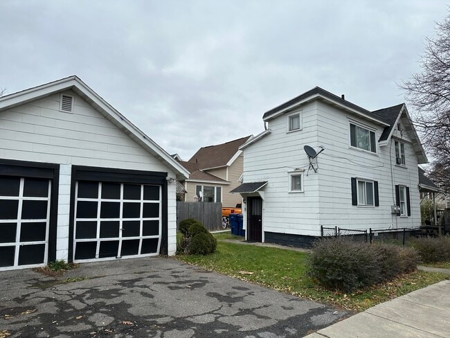 401 Dewitt St in Syracuse, NY - Building Photo - Building Photo