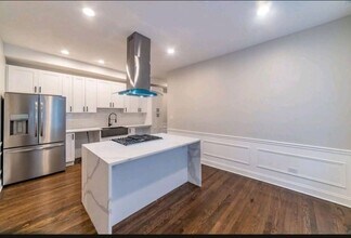 5824 S Michigan Ave in Chicago, IL - Building Photo - Building Photo