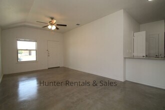 6109 Amelia Earhart Blvd in Killeen, TX - Building Photo - Building Photo