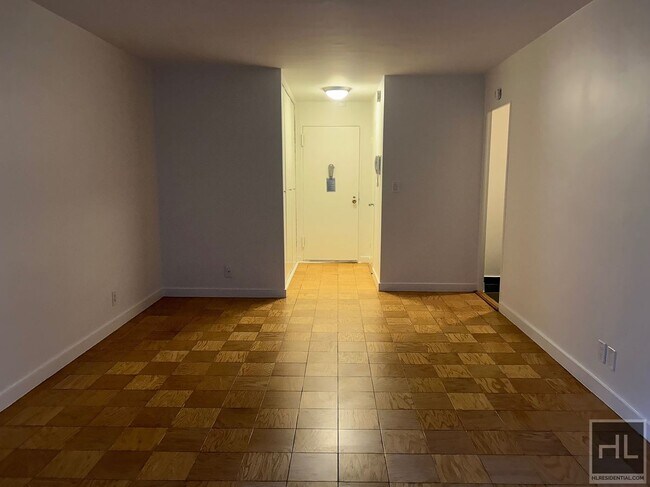 EAST 36 STREET in New York, NY - Building Photo - Building Photo