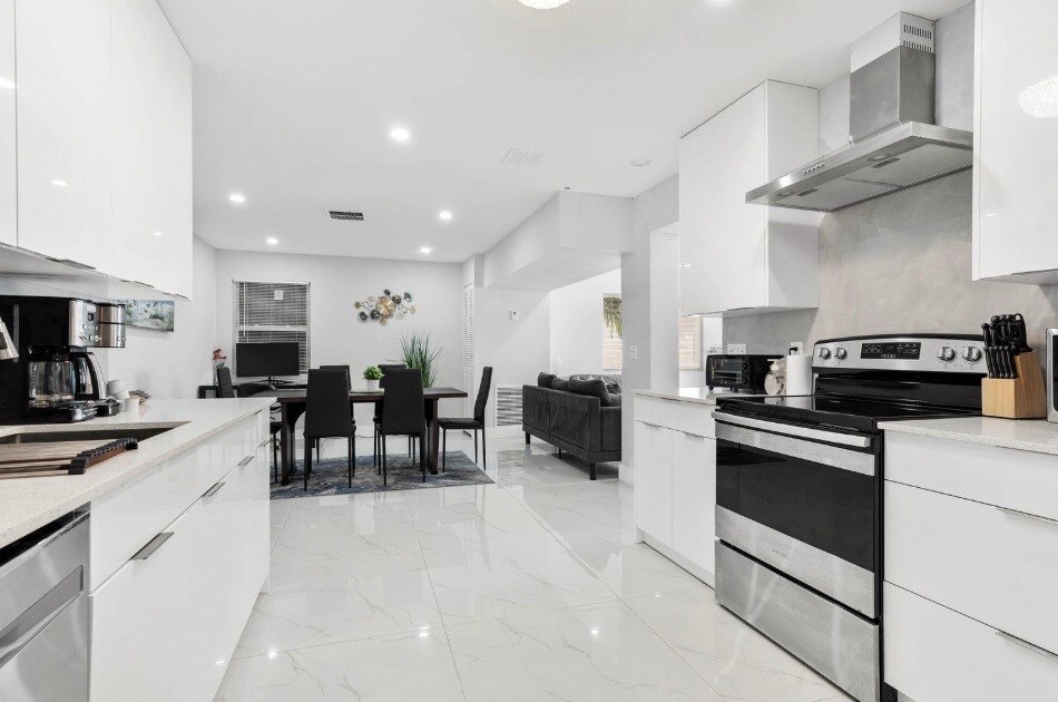 255 Glouchester St in Boca Raton, FL - Foto de edificio