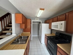 8479 Sands Point Dr in Houston, TX - Building Photo - Building Photo